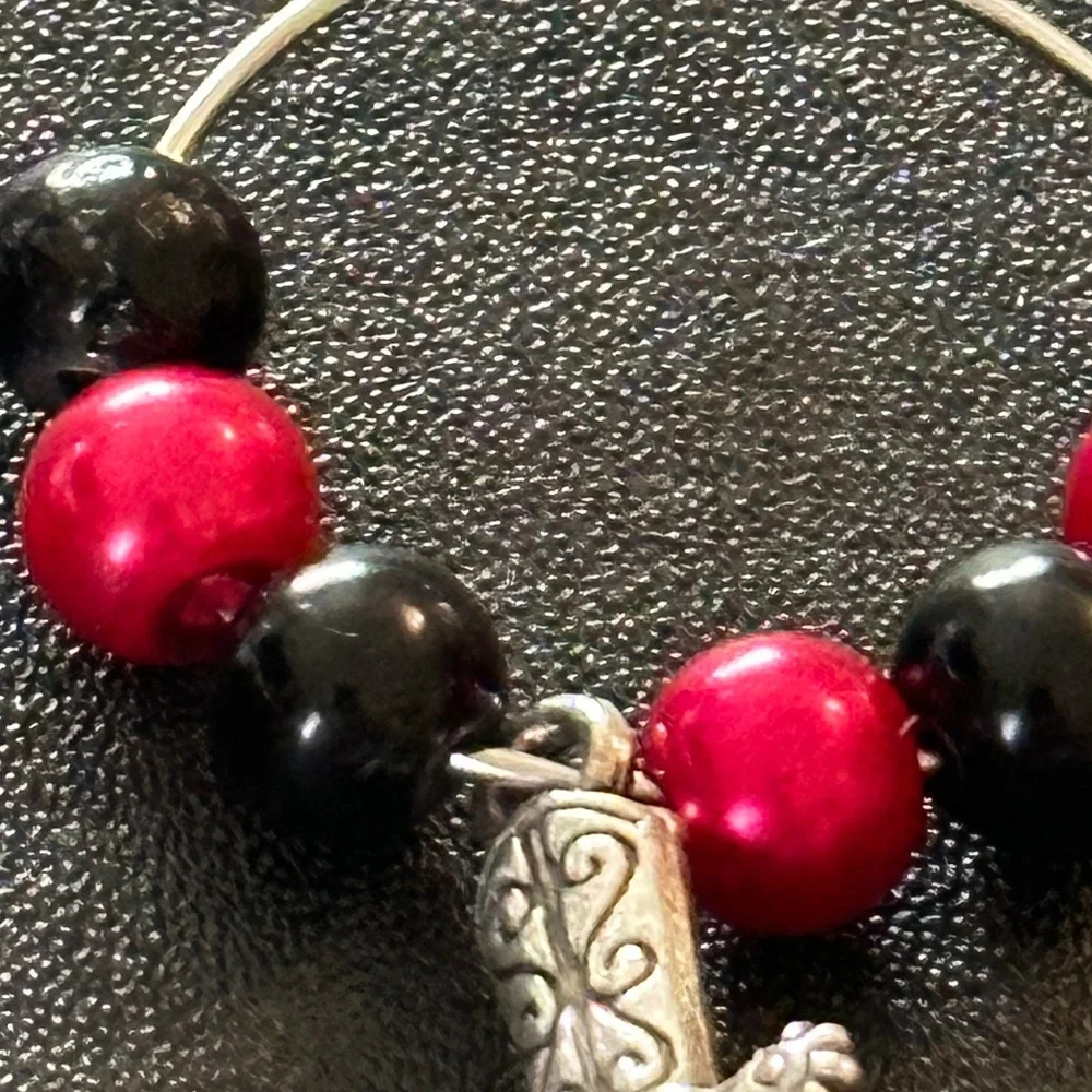 Wine glass tag, stainless steel hoop, black/red beads cowboy boot charm